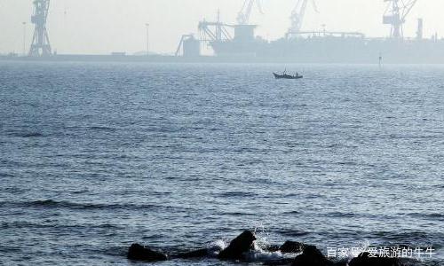 沿途看到了美景，漫步在山海关海边。